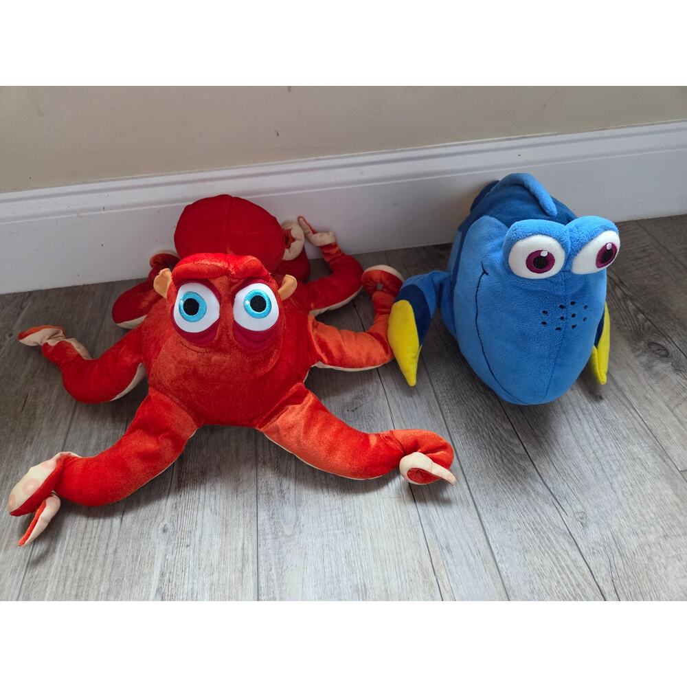 Disney Pixar Finding‎ Dory & Hank the Septopus Plush Set